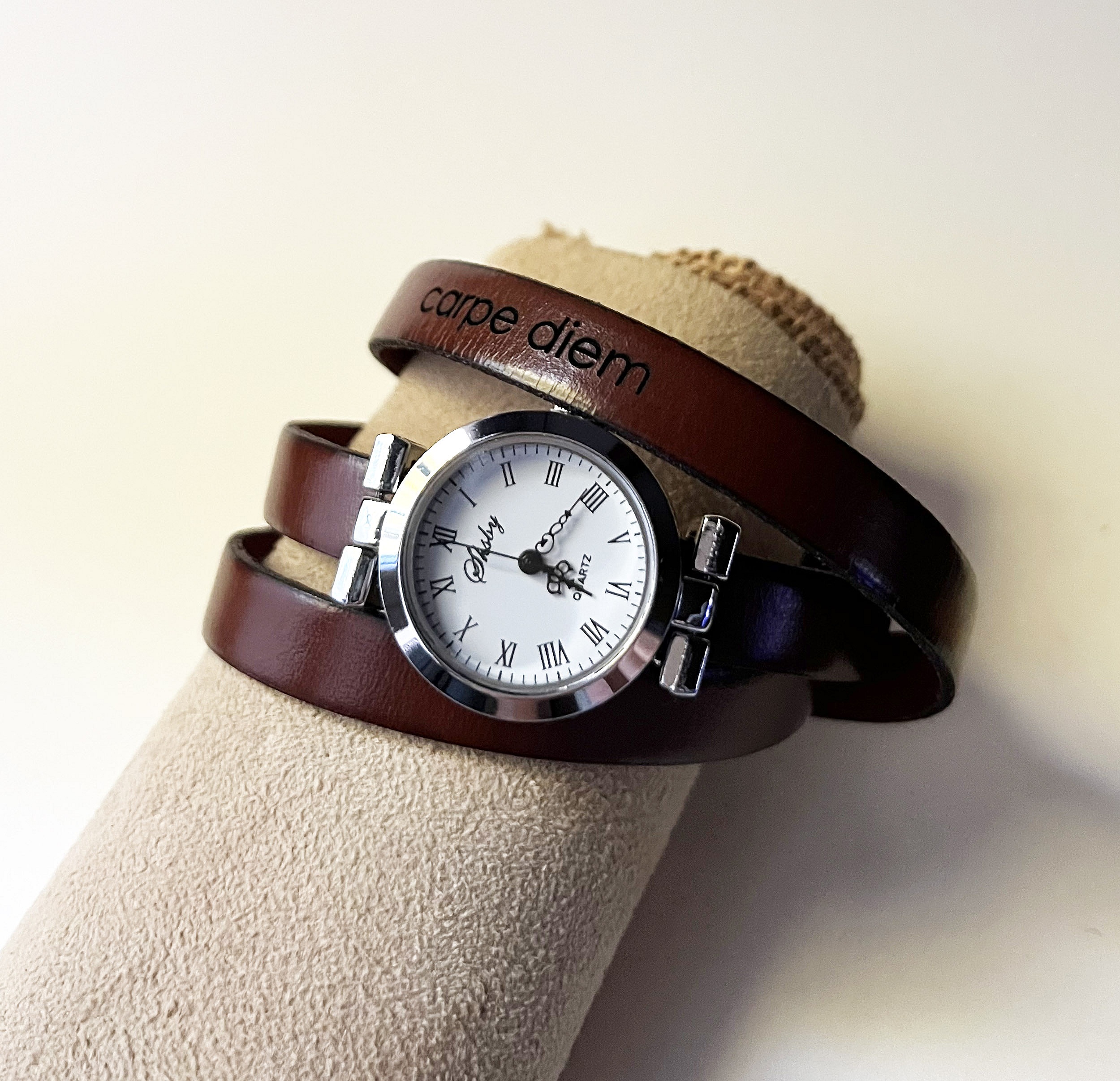 Personalisierbare Multiturn-Armbanduhr mit silbernem Zifferblatt 