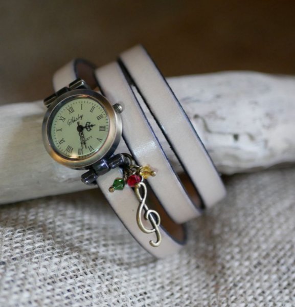 Uhr im Stil Rasta Reggaeb Lederarmband 2 oder 3 Umdrehungen verstellbare Schlie&szlig;e