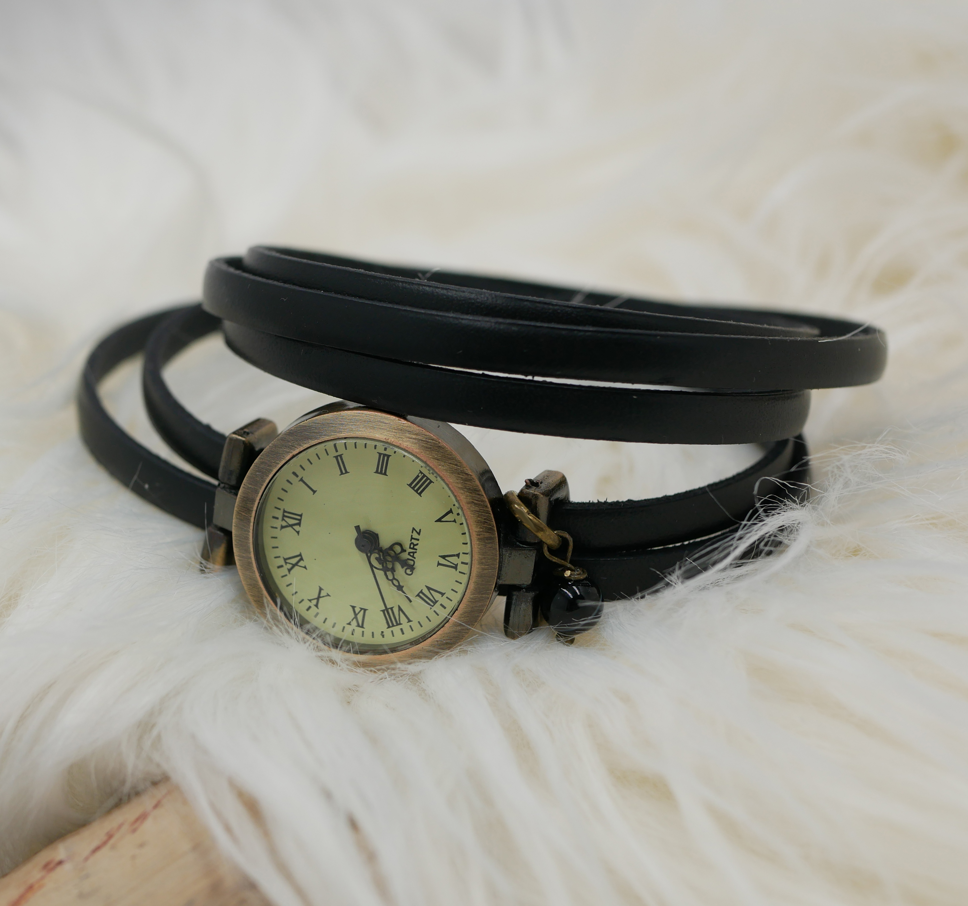 Vintage-Uhr Lederarmband mit mehreren Runden und verstellbarer Schließe