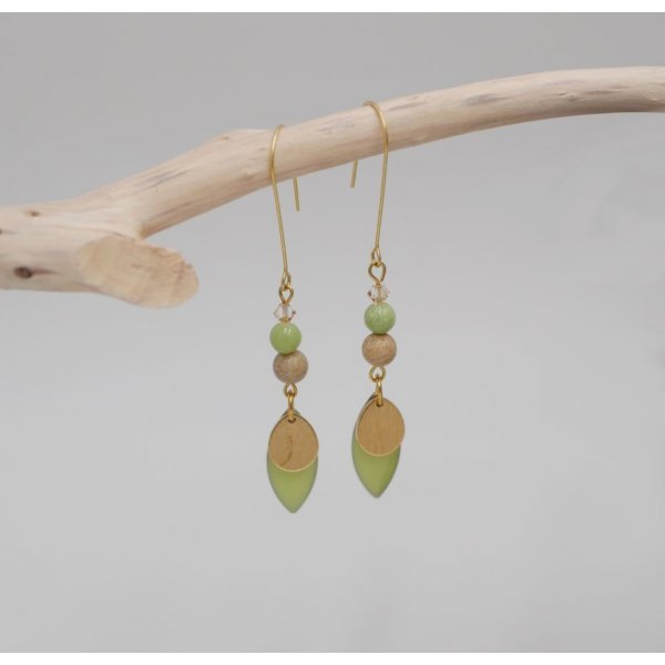 Set aus Ohrringen und Lederarmband mit mandelgr&uuml;nen Pailletten