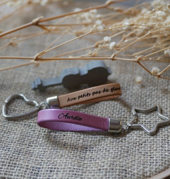 Schl&uuml;sselanh&auml;nger aus Leder personalisierbar mit Namen Telefon Nachricht