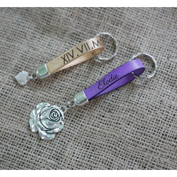 Schl&uuml;sselanh&auml;nger aus Leder, um durch Gravur mit Anh&auml;nger nach Wahl personalisiert werden