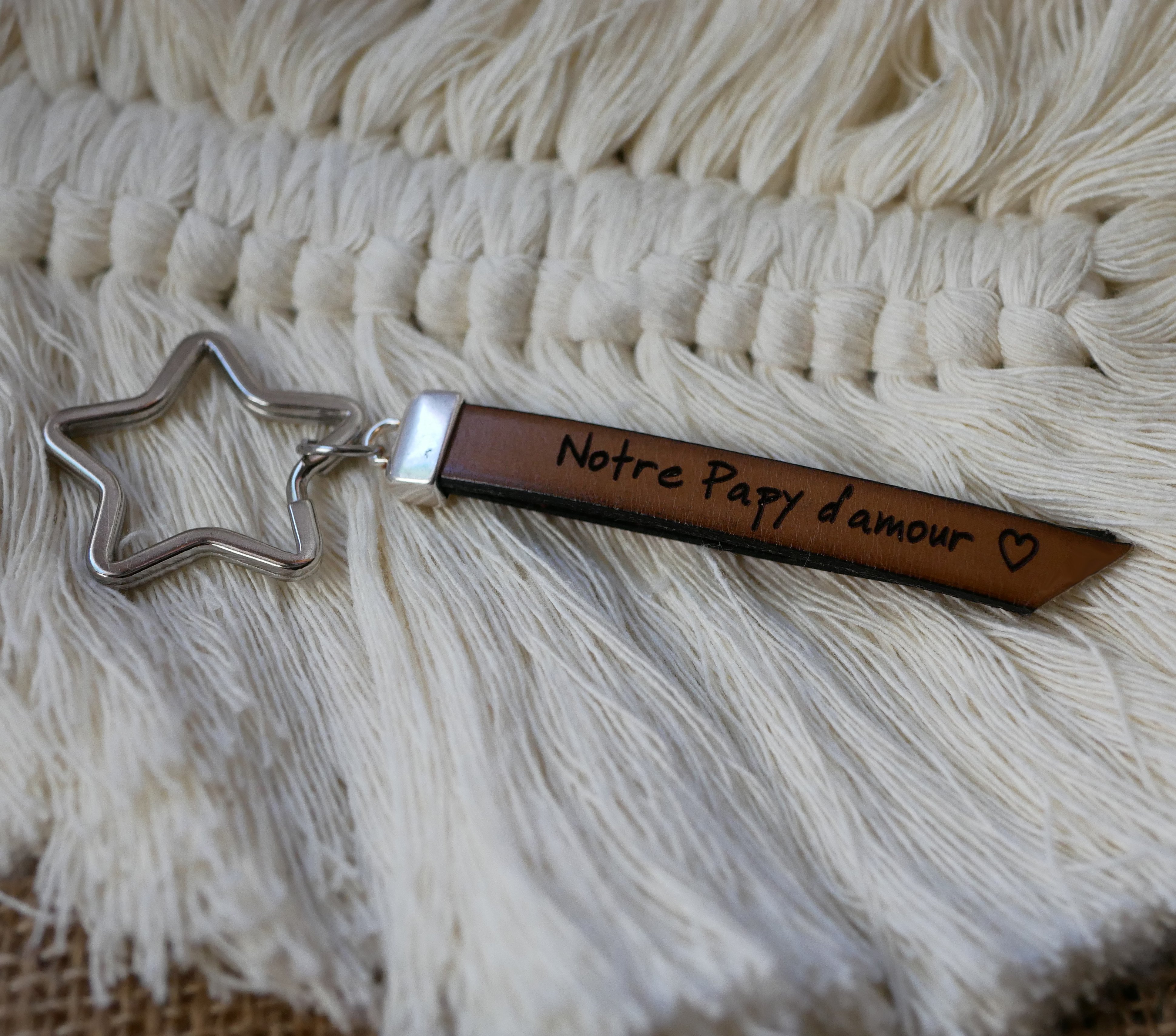 Doppelte flache Leder Schl&uuml;sselanh&auml;nger mit einem Namen personalisieren Telefon Nachricht