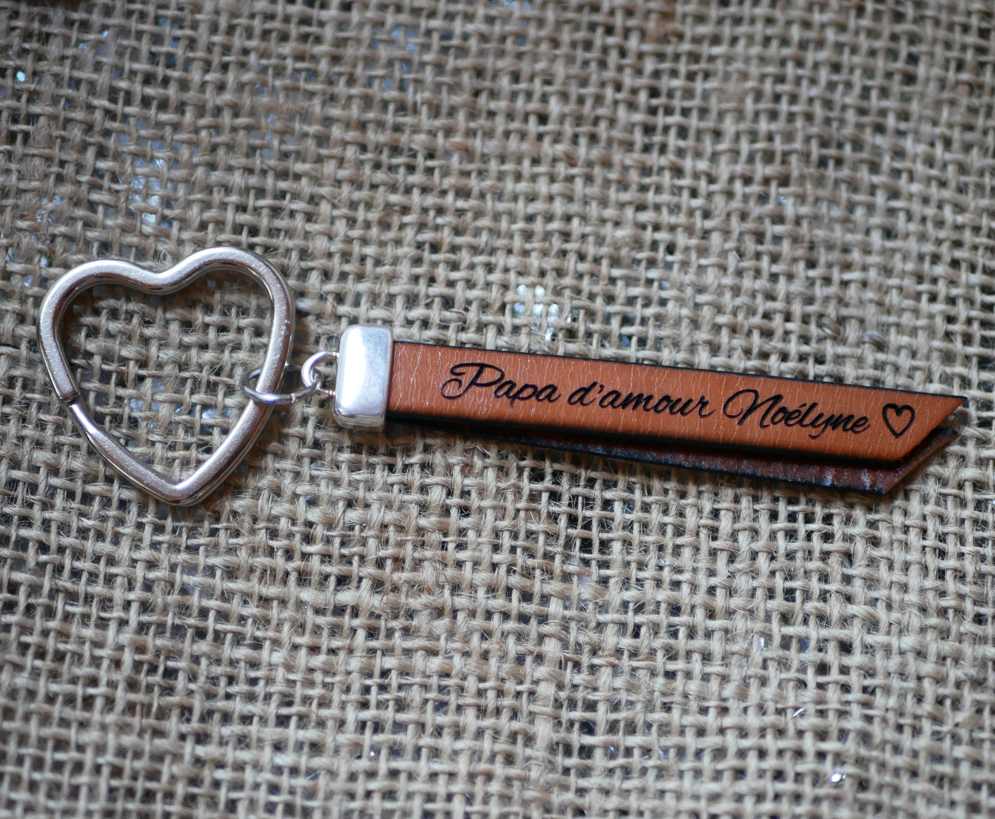 Doppelte flache Leder Schl&uuml;sselanh&auml;nger mit einem Namen personalisieren Telefon Nachricht