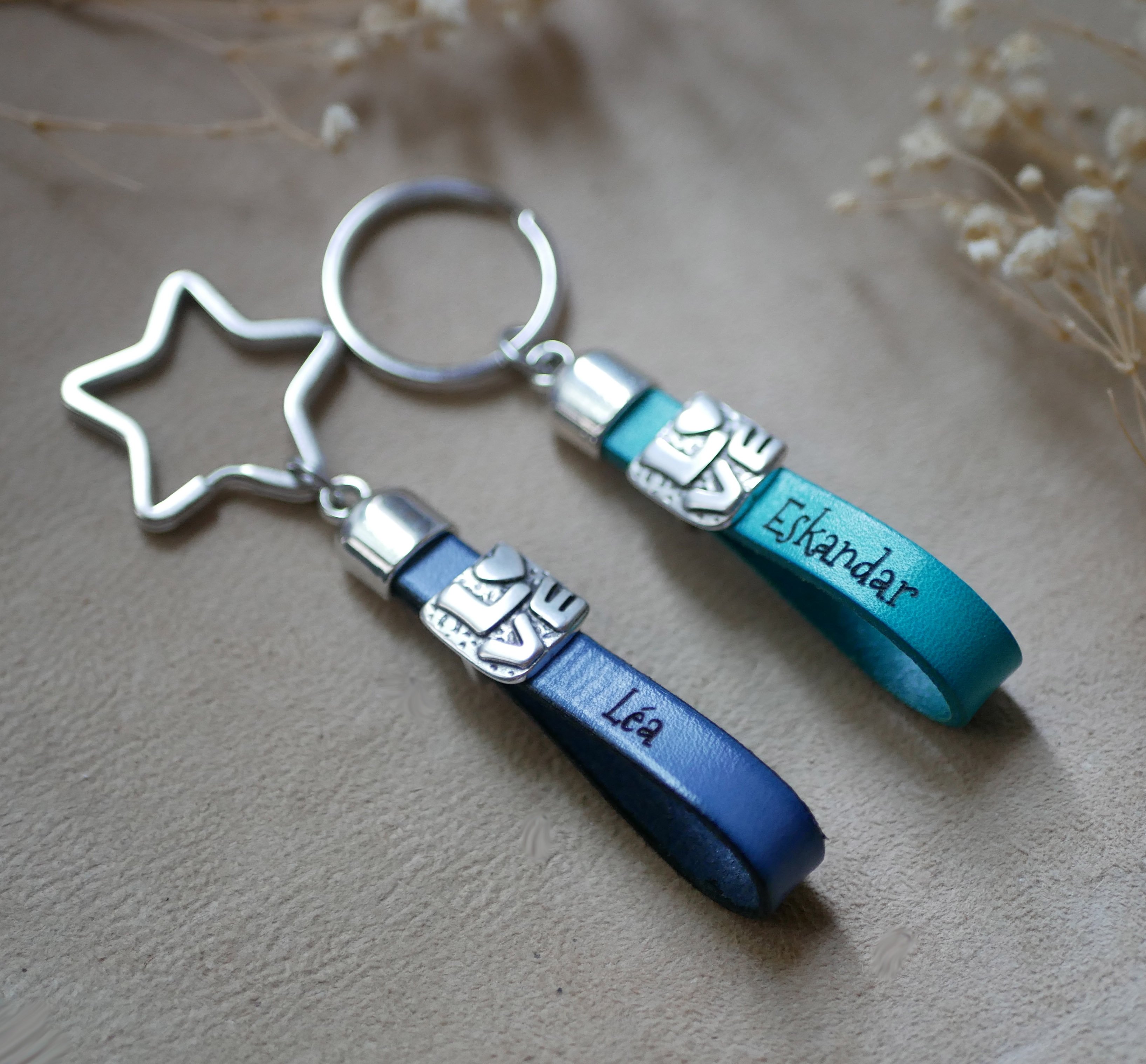 Love Schl&uuml;sselanh&auml;nger aus Leder personalisierbar durch Gravur Valentinstag