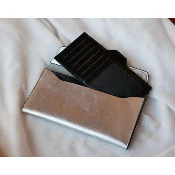 Geldb&ouml;rse aus silbergrauem Leder im Stil einer Clutch zum Selbstgestalten