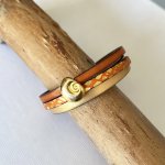 Manschettenarmband für Frauen goldfarben Muschel gold- und orangefarben