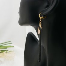 Solo Ohrring hängend vergoldet am langen Leder Schwarz oder Farbe nach Wahl