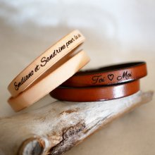 Lederarmband doppelt um das Handgelenk für Männer personalisierbar durch Gravur