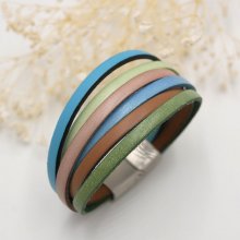 Manschettenarmband aus mehreren Lederarten in Pastellfarben