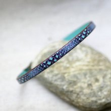 Damenarmband aus feinem Leder mit Schlangenmuster in Blautönen