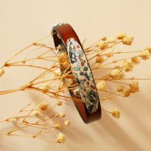 Florâme-Armband mit Liberty-Band Eloise Blaue Blumen auf braunem Leder