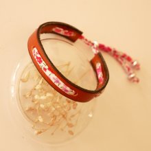 Florâme-Armband mit Liberty-Band Phoebe Rose auf braunem Leder