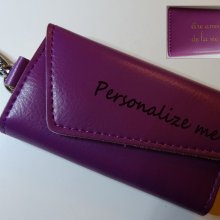 Etui für Schlüssel aus Leder Violett mit Gravur